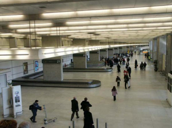 Lost luggage charles de gaulle airport online